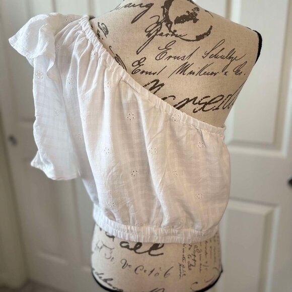 NWT Women's White One Shoulder Crop Top with Ruffled & Cinched Arm - Picture 5 of 9